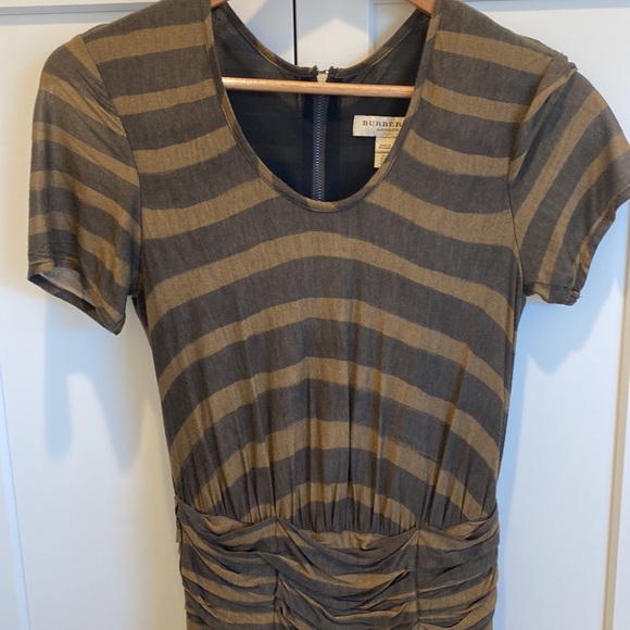 Rare! Like new Burberry 2012 Fall collection featherweight dress - Picture 5 of 14
